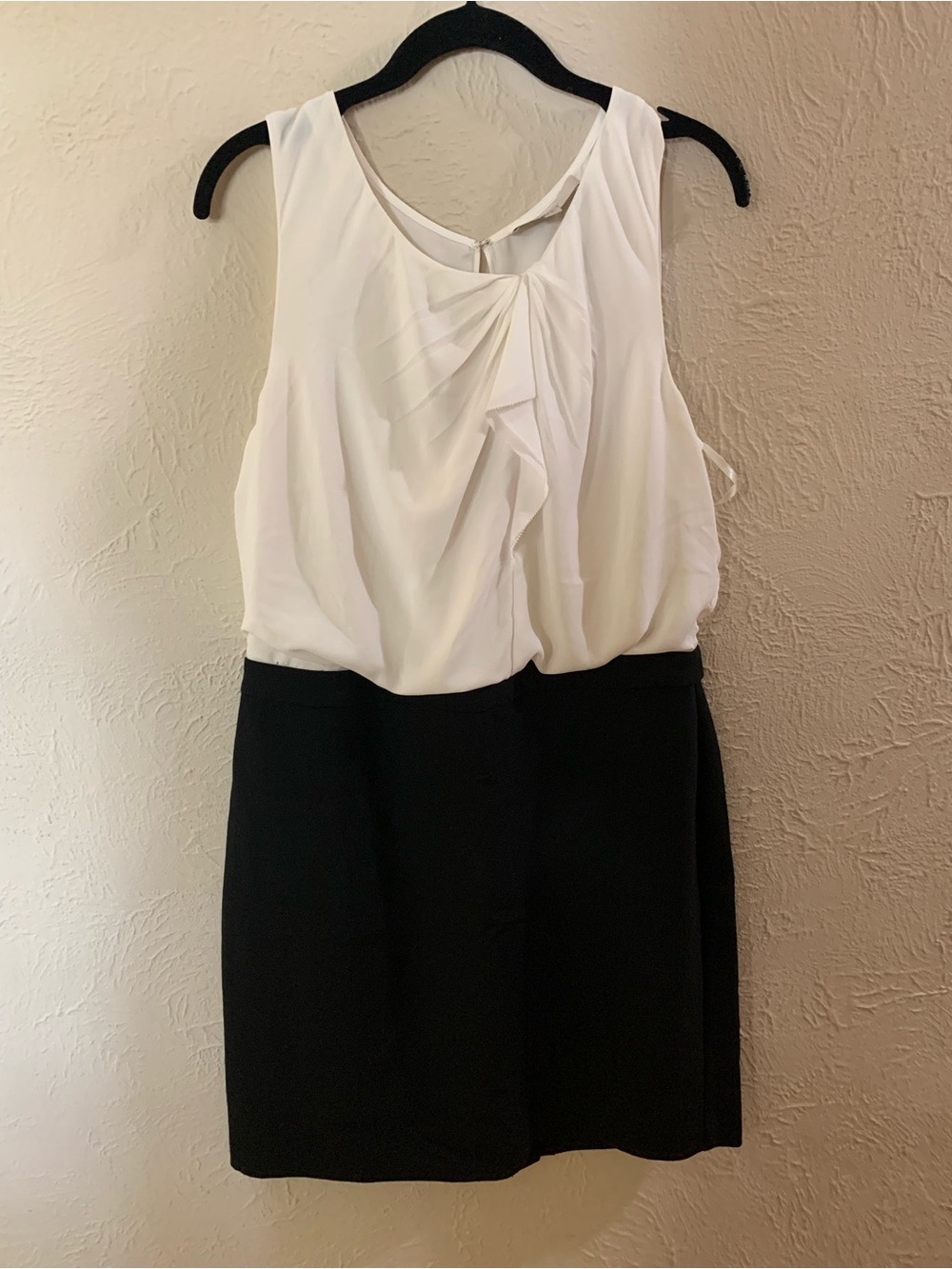 Sleeveless Two-Tone Cream and Black Dress